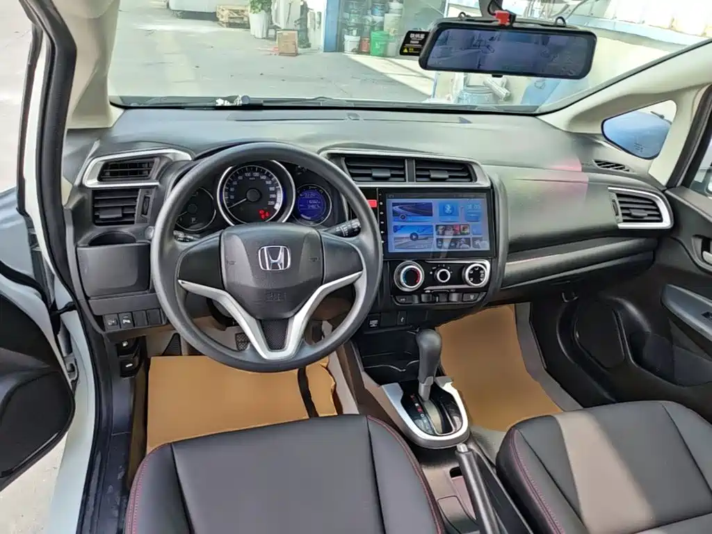 Honda Fit — миниатюра 10