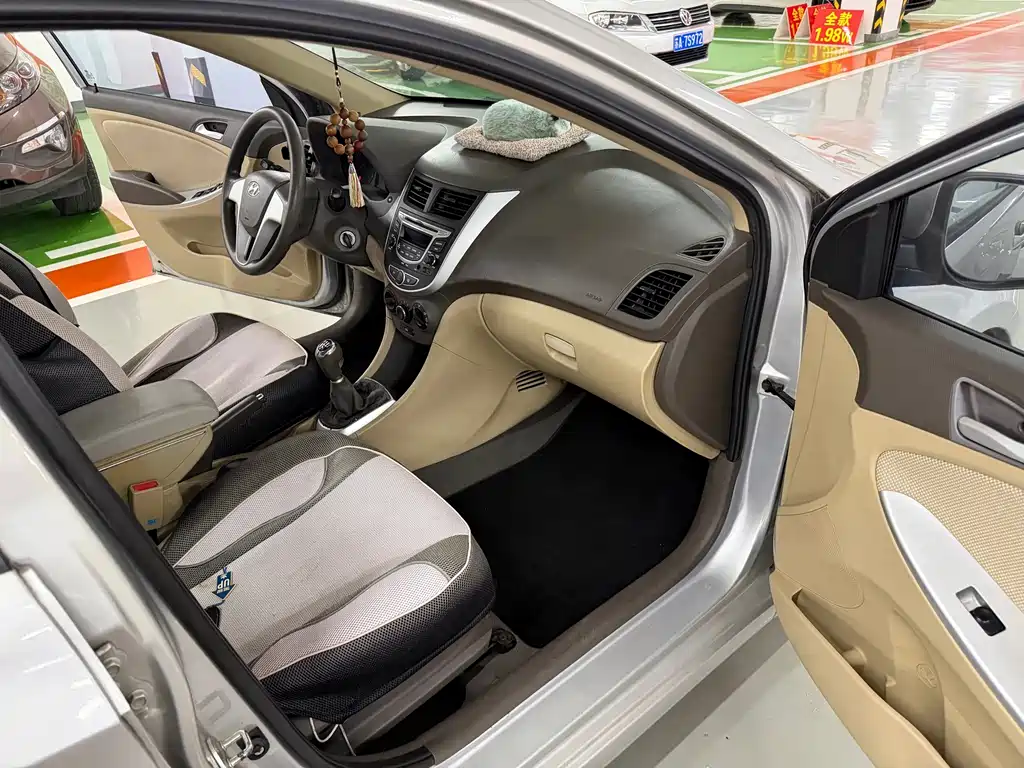 Hyundai Verna — миниатюра 5