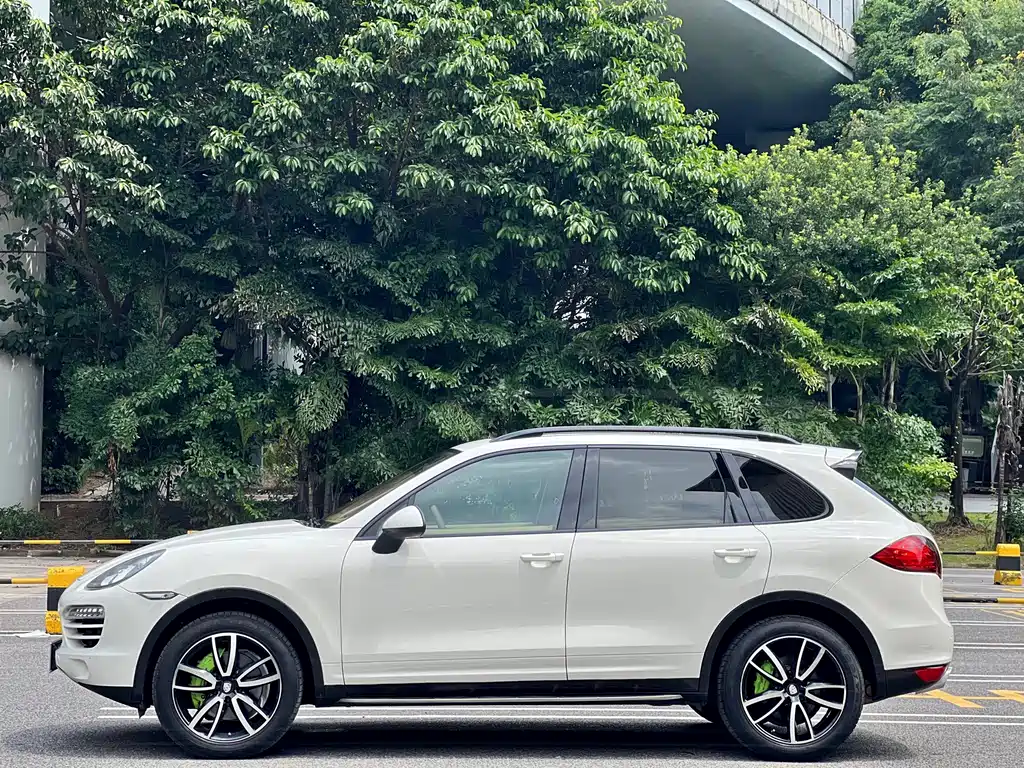 Porsche Cayenne — миниатюра 2