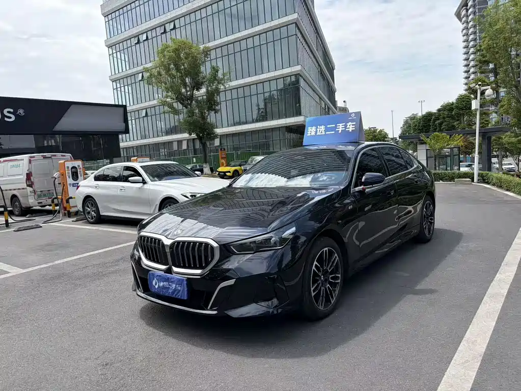 BMW 5 Series 2024