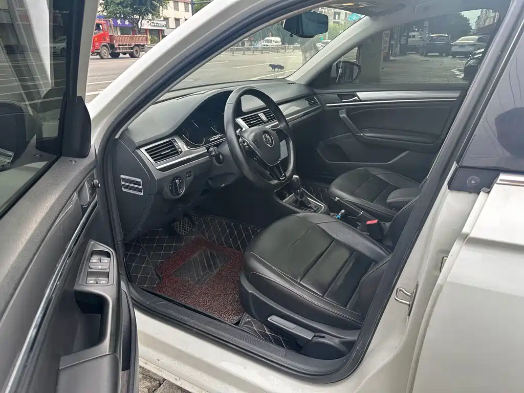 Volkswagen Bora — миниатюра 6