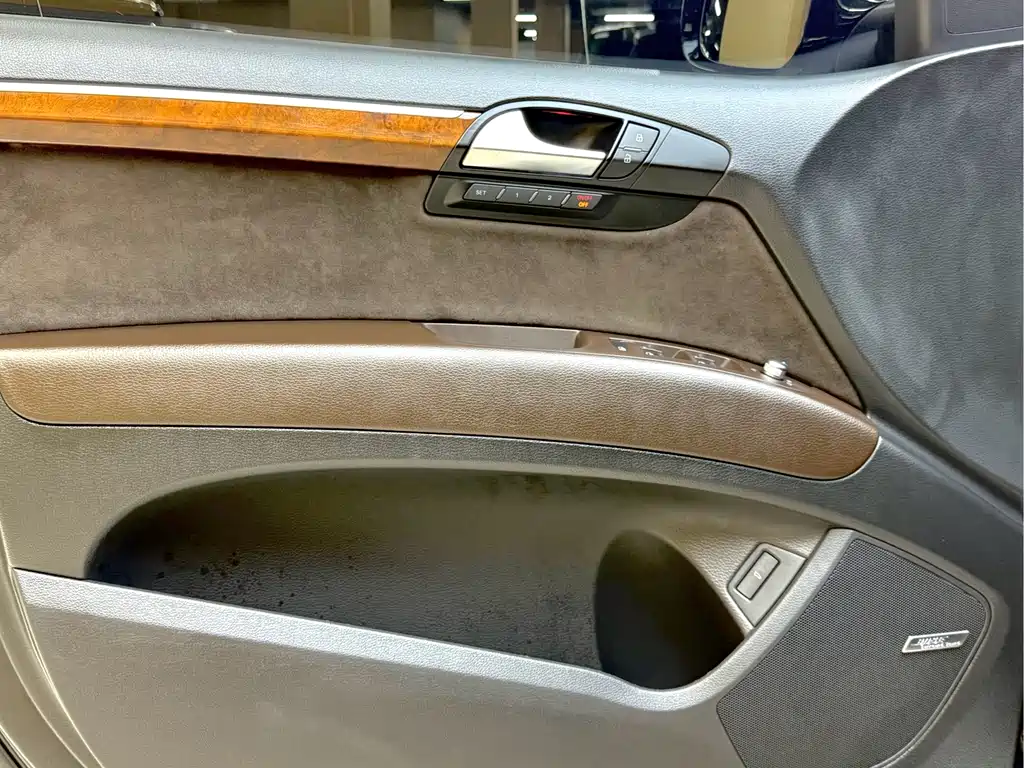 Audi Q7 — миниатюра 13