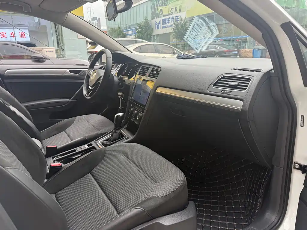 Volkswagen Golf — миниатюра 11