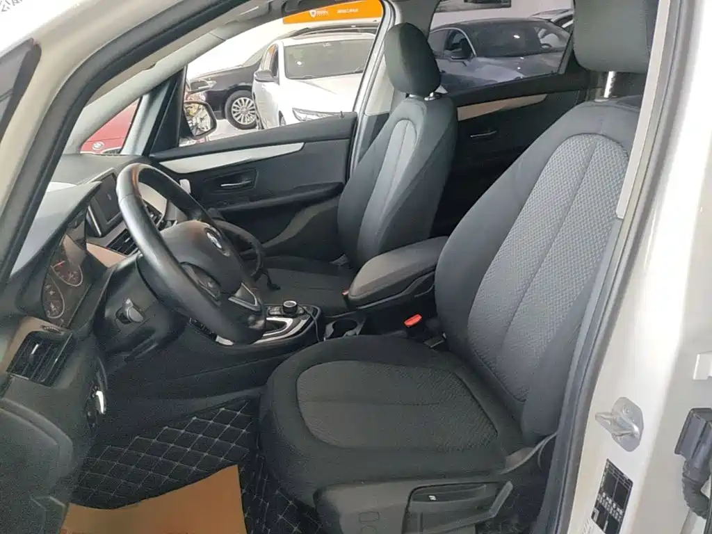 BMW 2 Series Active Tourer — миниатюра 15