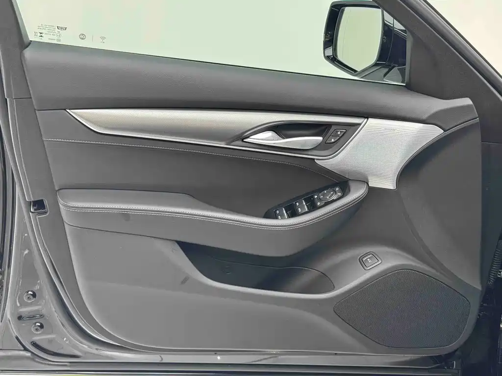 Cadillac CT5 — миниатюра 7