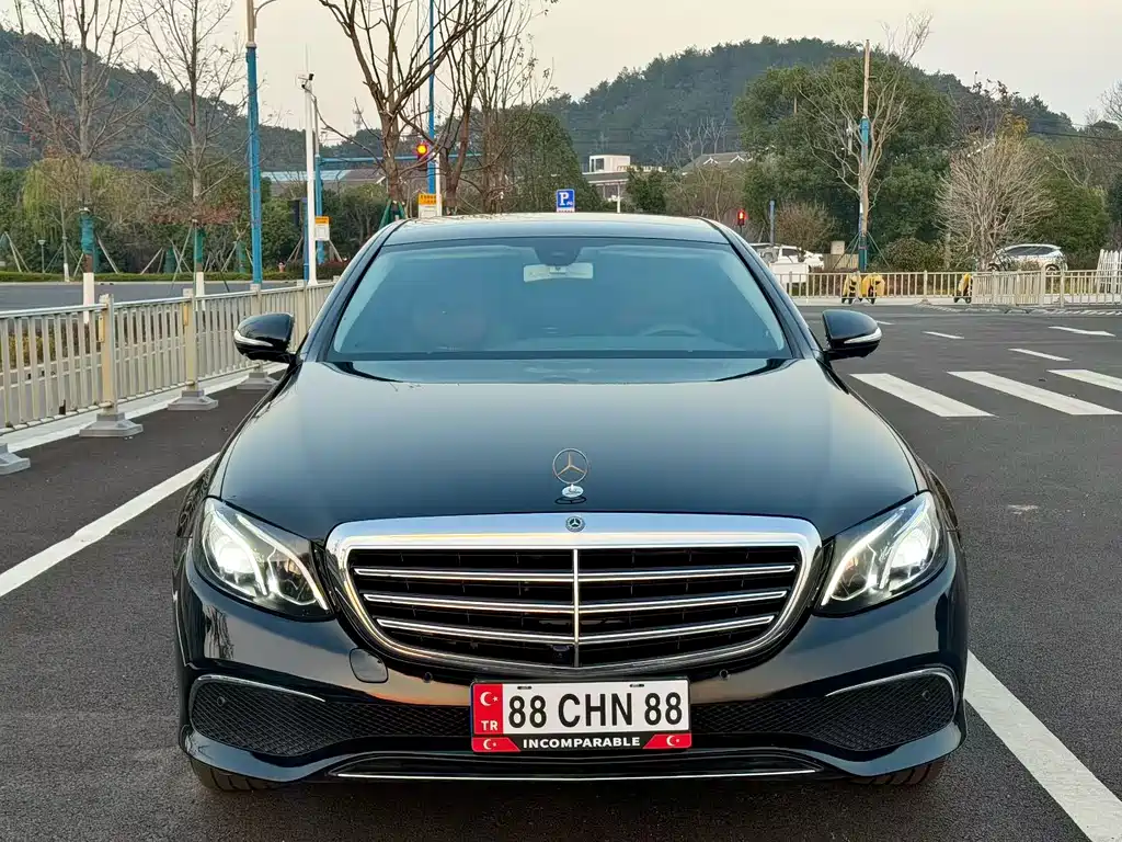 MERCEDES-BENZ E CLASS
