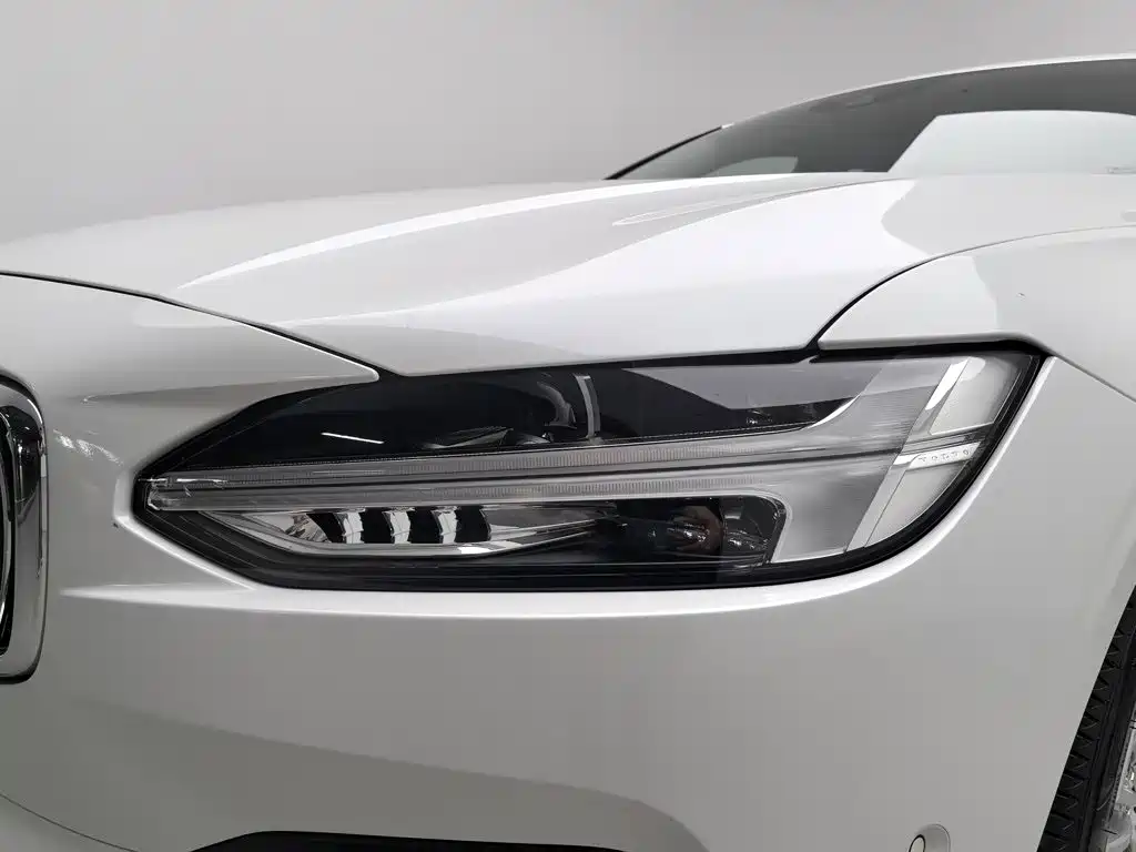 Volvo S90 — миниатюра 7