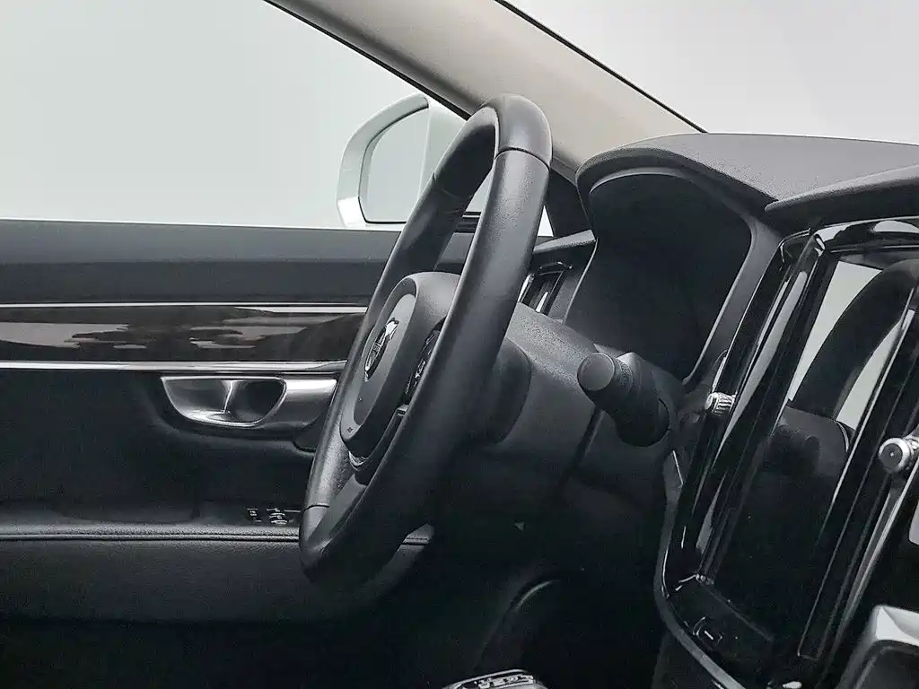 Volvo S90 — миниатюра 22