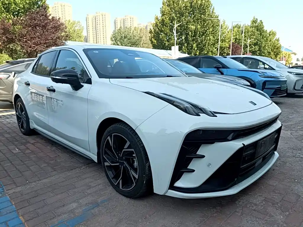 Lynk & Co 03 — миниатюра 4