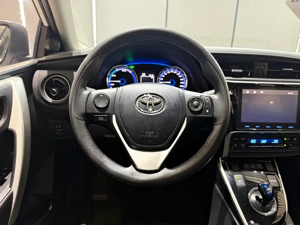 Toyota Corolla Hybrid — миниатюра 7