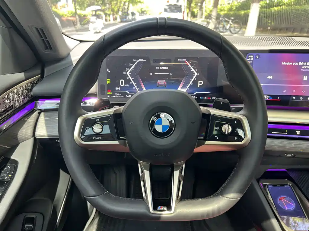 BMW 5 Series — миниатюра 29