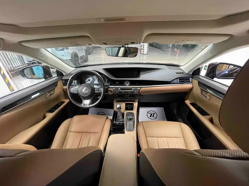 Lexus ES — миниатюра 7