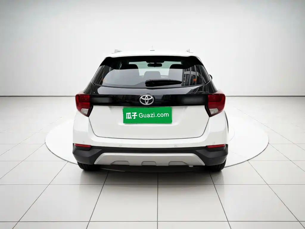 Toyota Yaris L — миниатюра 3