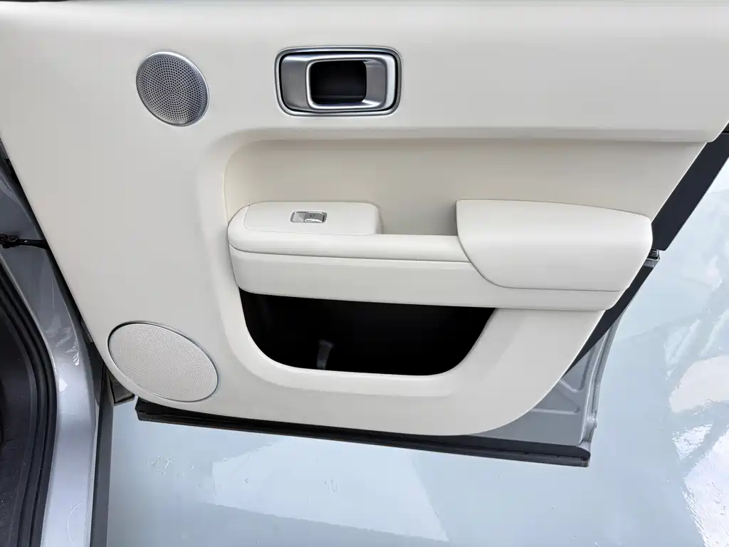 Li Auto Li L8 — миниатюра 9