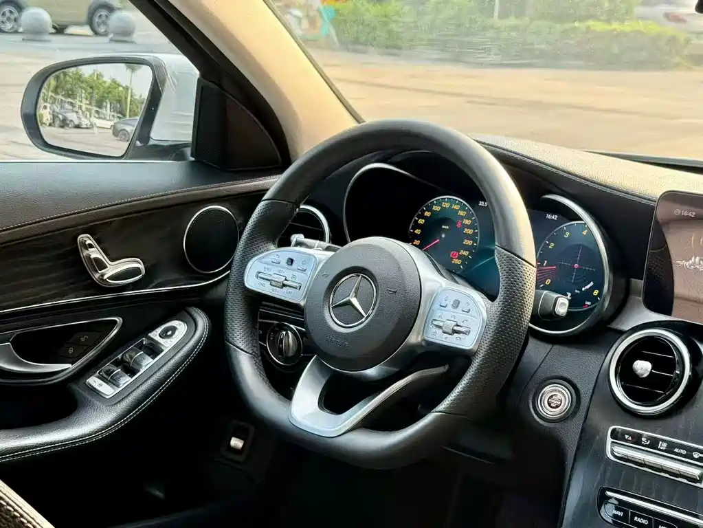 Mercedes-Benz C-Class — миниатюра 8