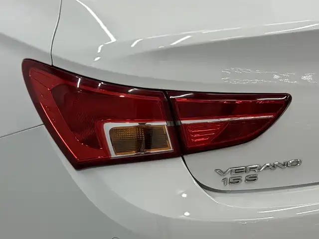 Buick Verano — миниатюра 9