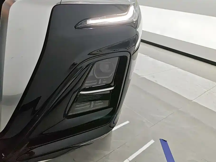 Hongqi Hongqi HS3 PHEV — миниатюра 5