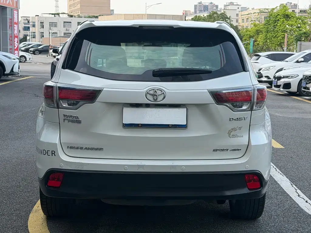 Toyota Highlander — миниатюра 10