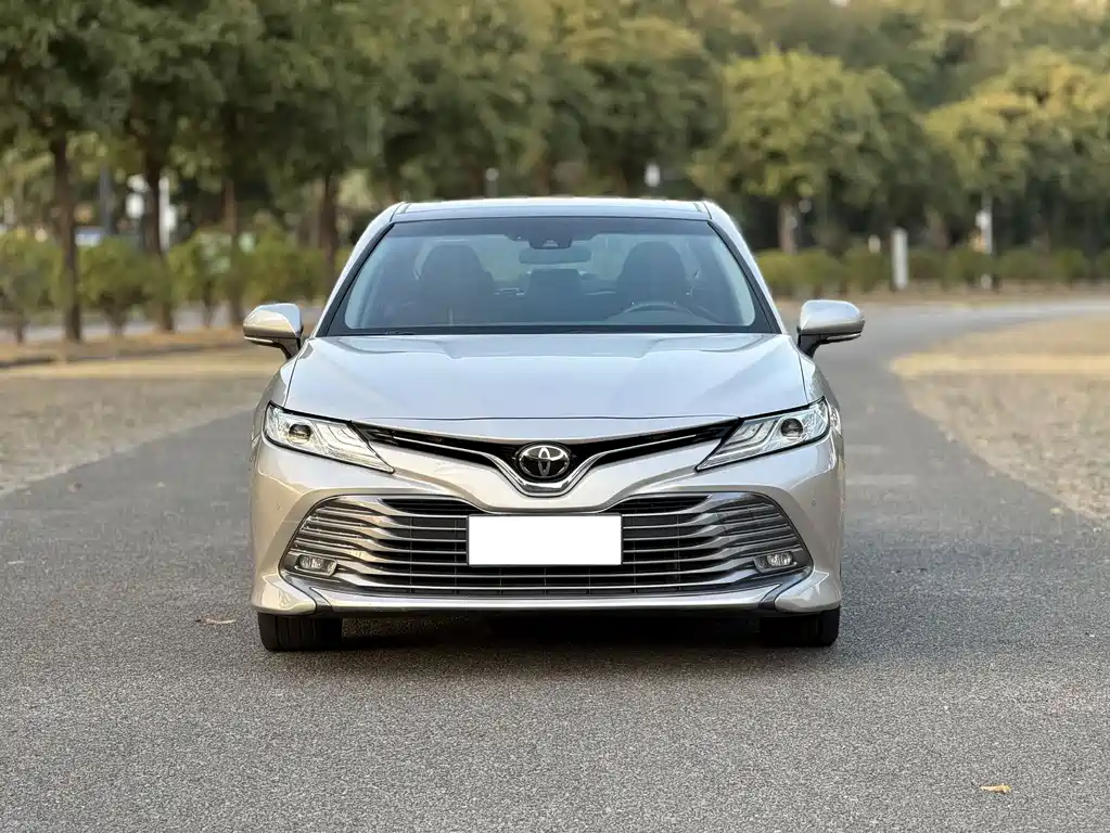 Toyota Camry — миниатюра 2