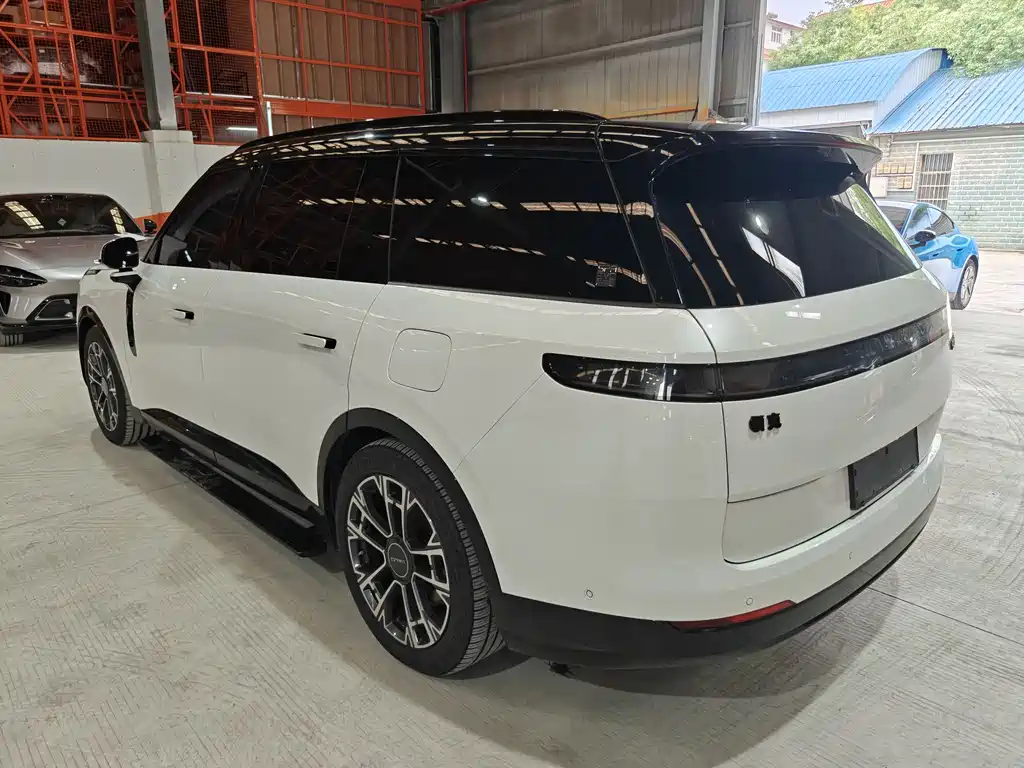 Lynk & Co 900 2025 2.0T Ultra 6 мест