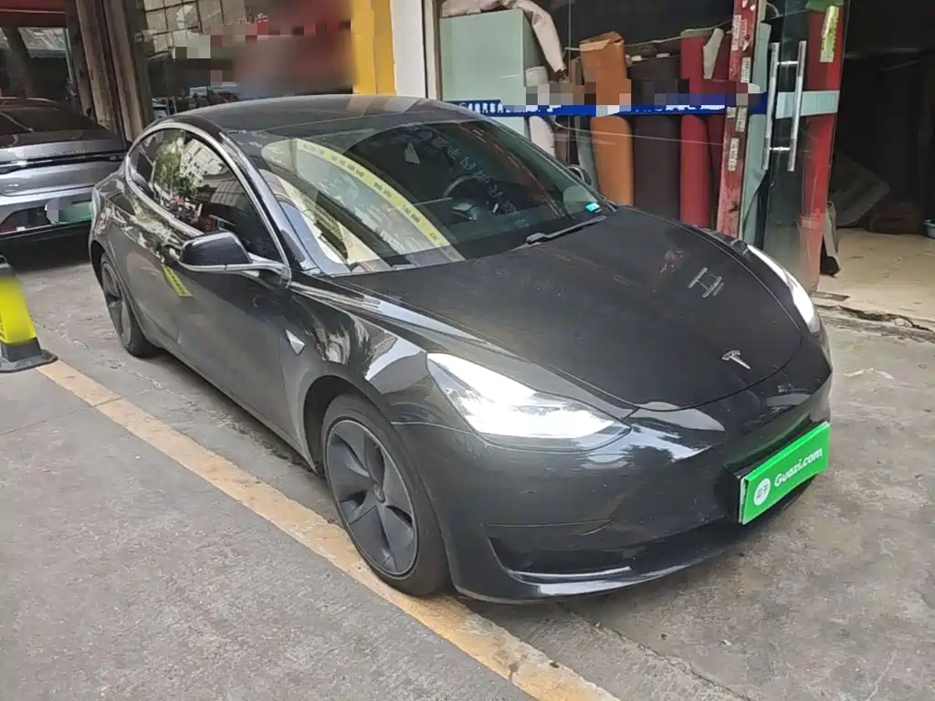 Tesla Model 3 — миниатюра 4
