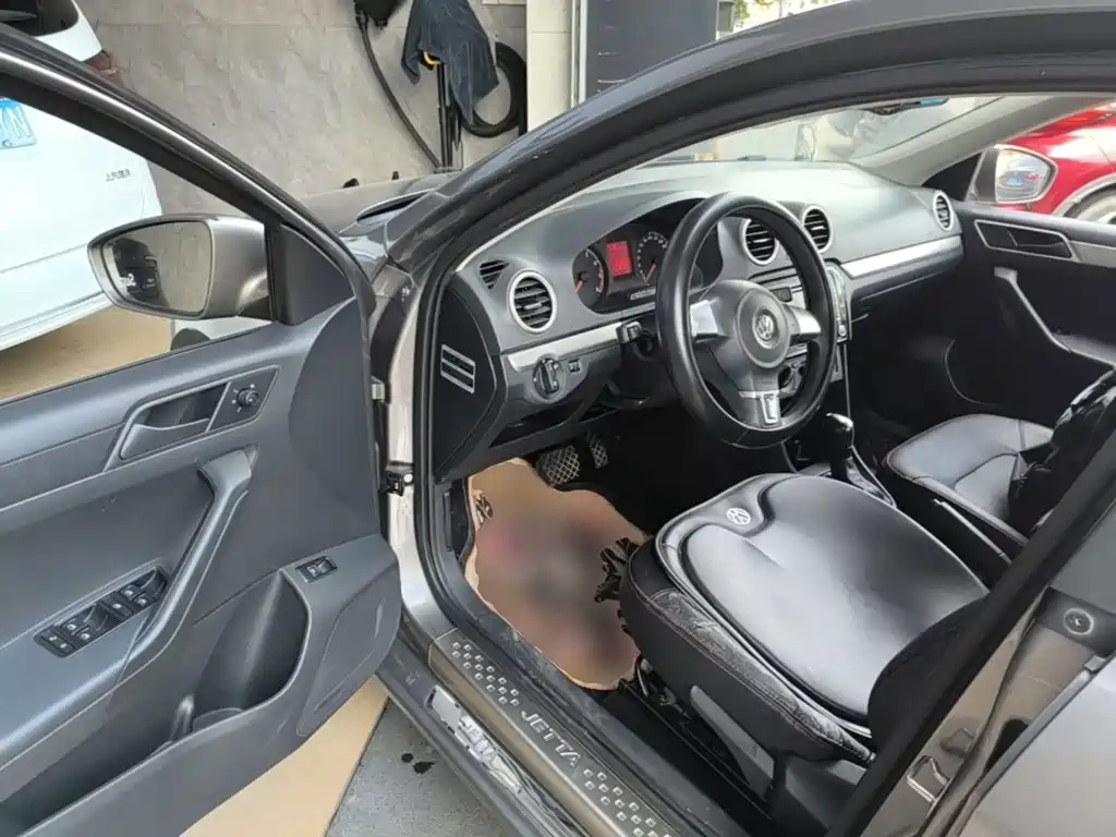 Volkswagen Jetta — миниатюра 16