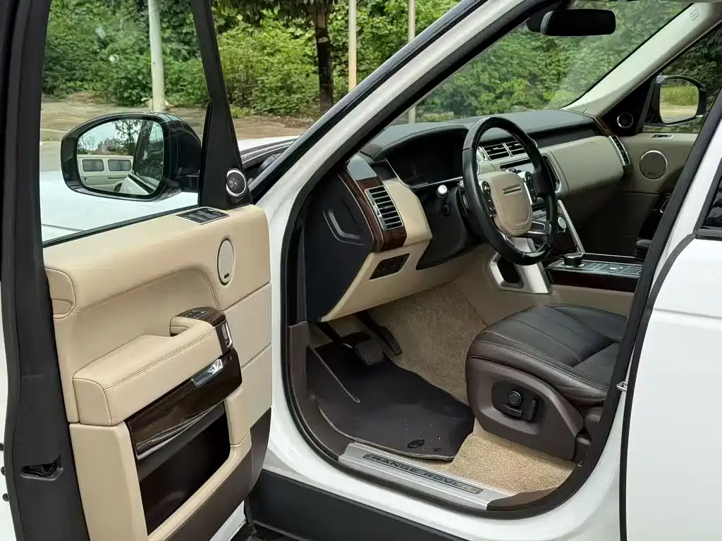 Land Rover Range Rover — миниатюра 5