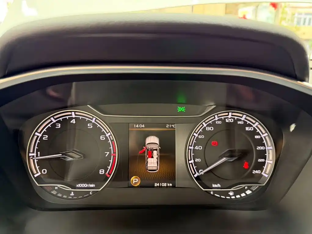Geely Binyue — миниатюра 10