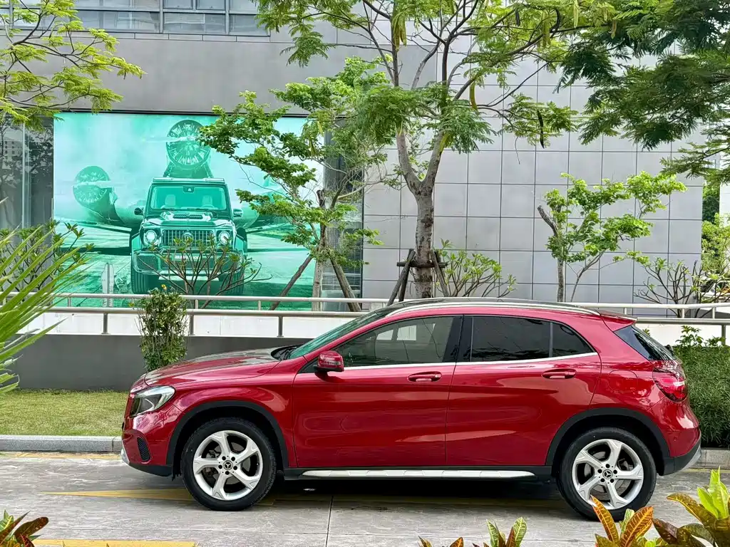 Mercedes-Benz GLA — миниатюра 8