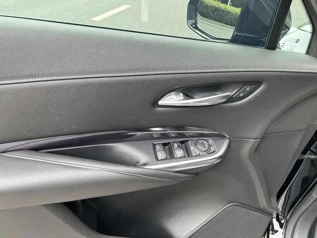 Cadillac XT4 — миниатюра 6