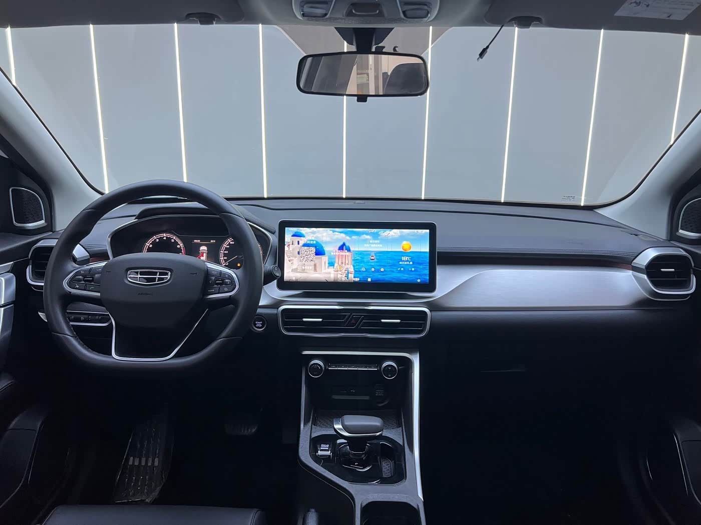 Geely Binyue 1.4 л 2022 г. Белый, пробег 38000 км