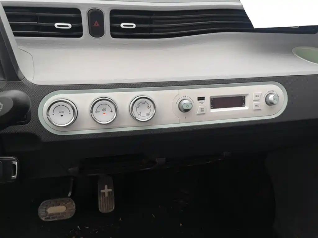 Wuling MINIEV — миниатюра 13