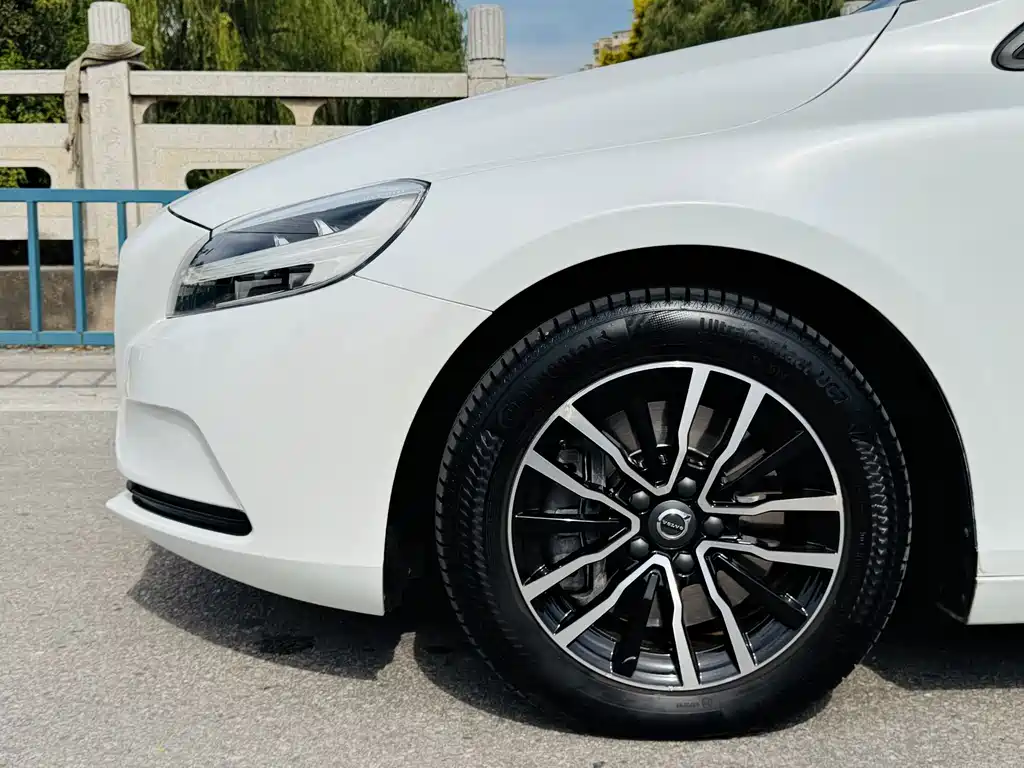Volvo V40 — миниатюра 18