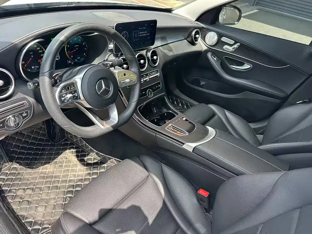 Mercedes-Benz C-Class — миниатюра 11