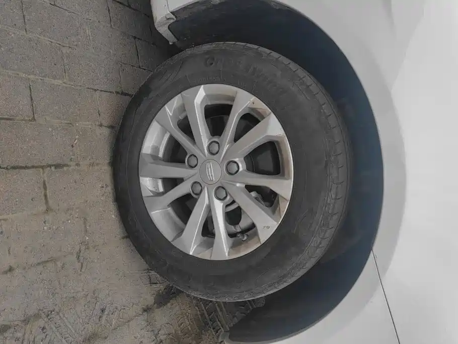 Geely Emgrand — миниатюра 6