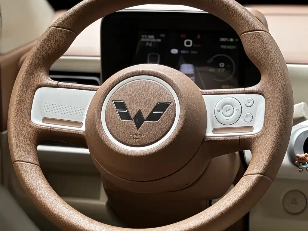Wuling MINIEV — миниатюра 6