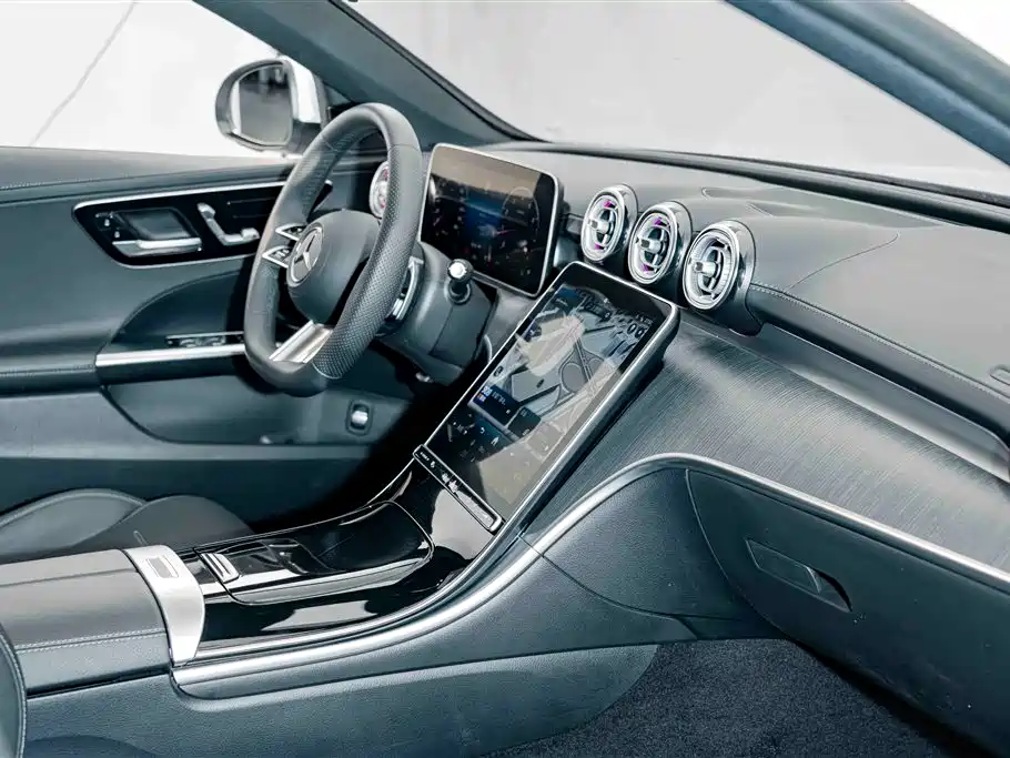 Mercedes-Benz C-Class — миниатюра 15