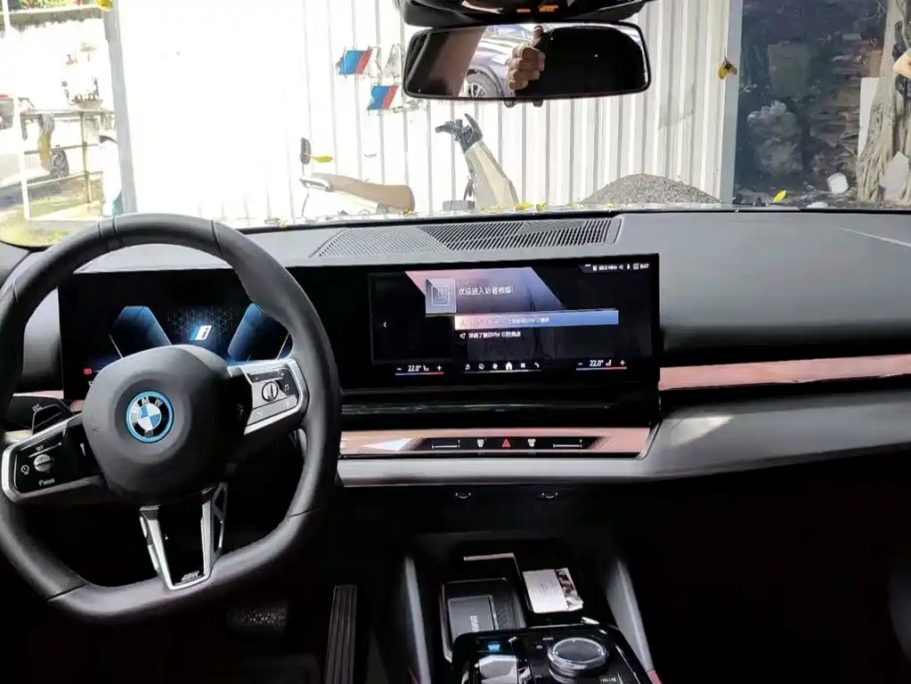 BMW i5 — миниатюра 5