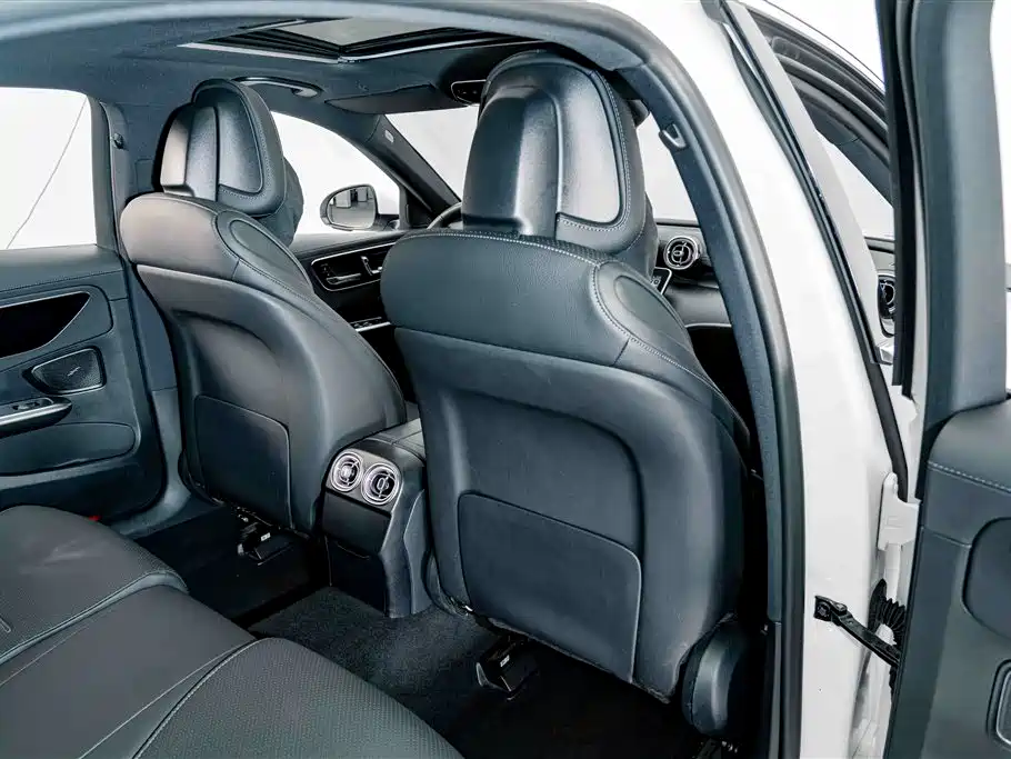 Mercedes-Benz C-Class — миниатюра 17