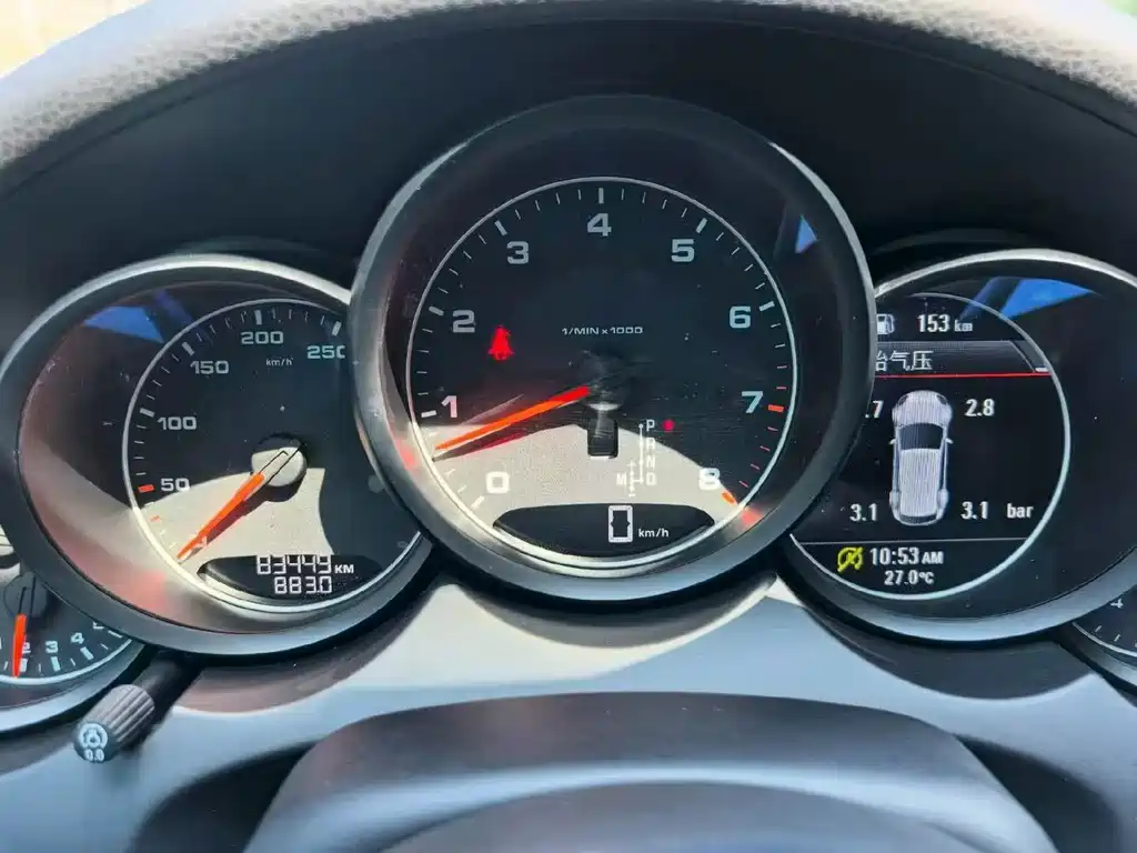 Porsche Cayenne — миниатюра 9