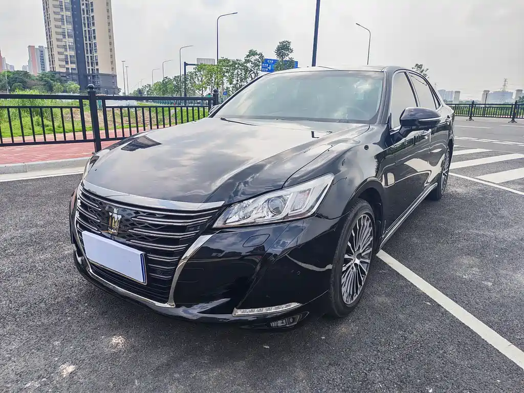 Toyota Crown 2018