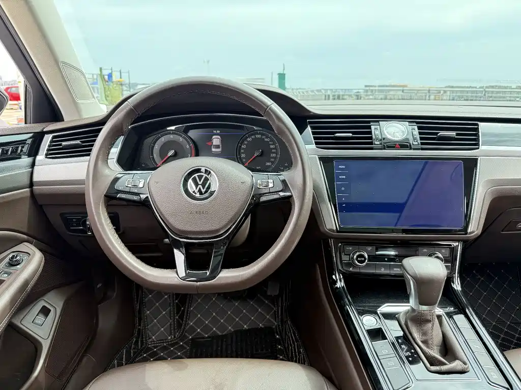 Volkswagen Phideon — миниатюра 4