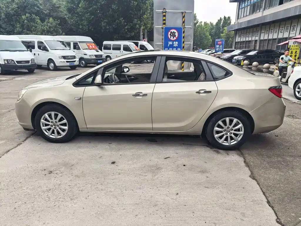 Buick Excelle — миниатюра 5