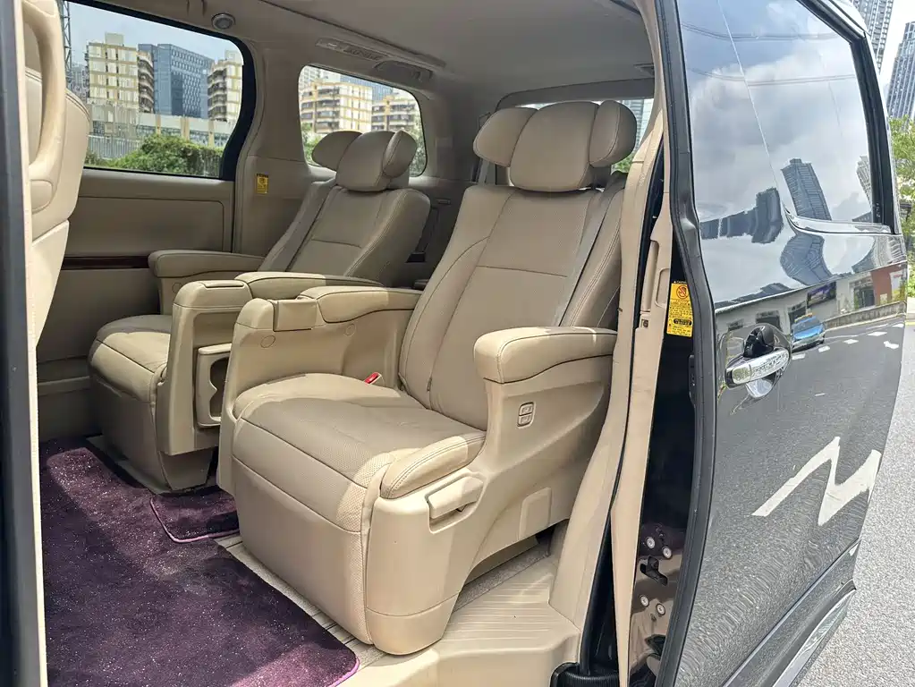 Toyota Alphard 2011 3.5L Luxury
