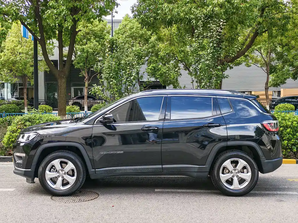 Jeep Compass — миниатюра 7