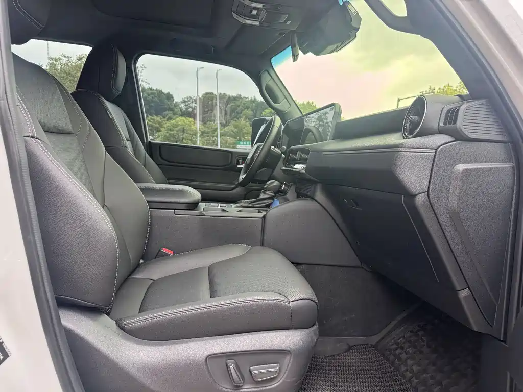 Toyota Prado — миниатюра 5
