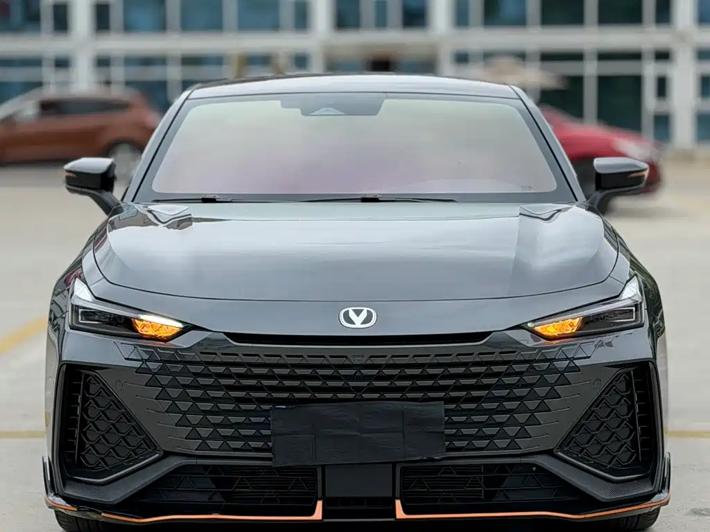 Changan UNI-V — миниатюра 3
