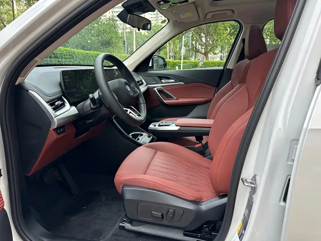 BMW iX1 — миниатюра 16