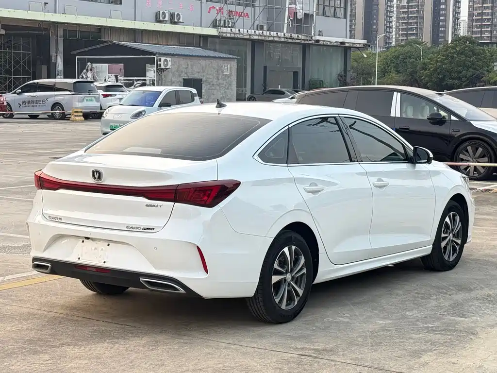 Changan Eado — миниатюра 7