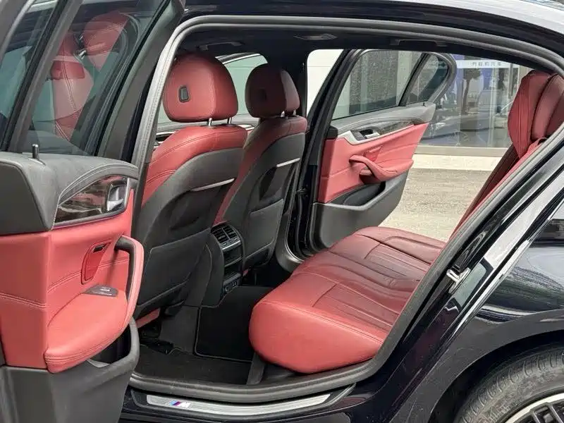 BMW 5 Series — миниатюра 7